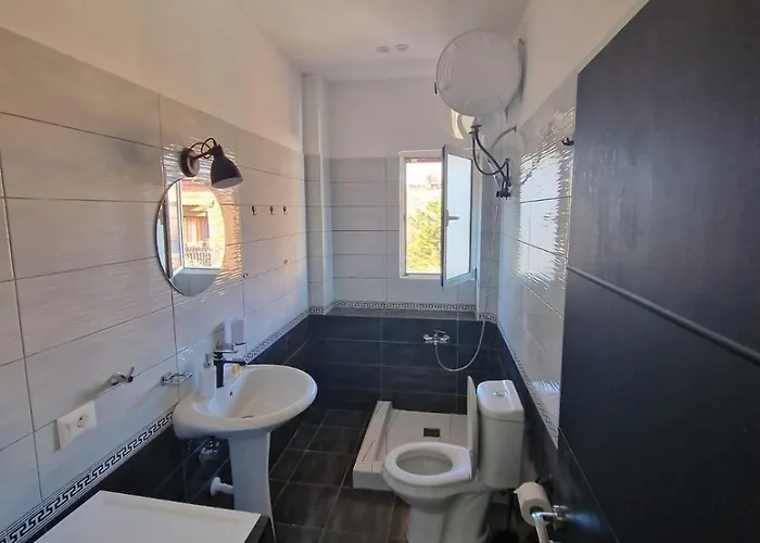 Yourhome Apartamento Korce